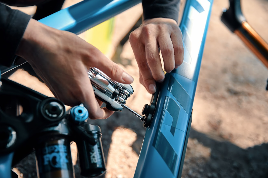 Fidlock bottle bike base being mounted on bike downtube