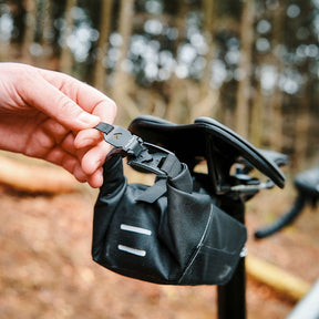 PINCLIP Small Saddle Bag + Base