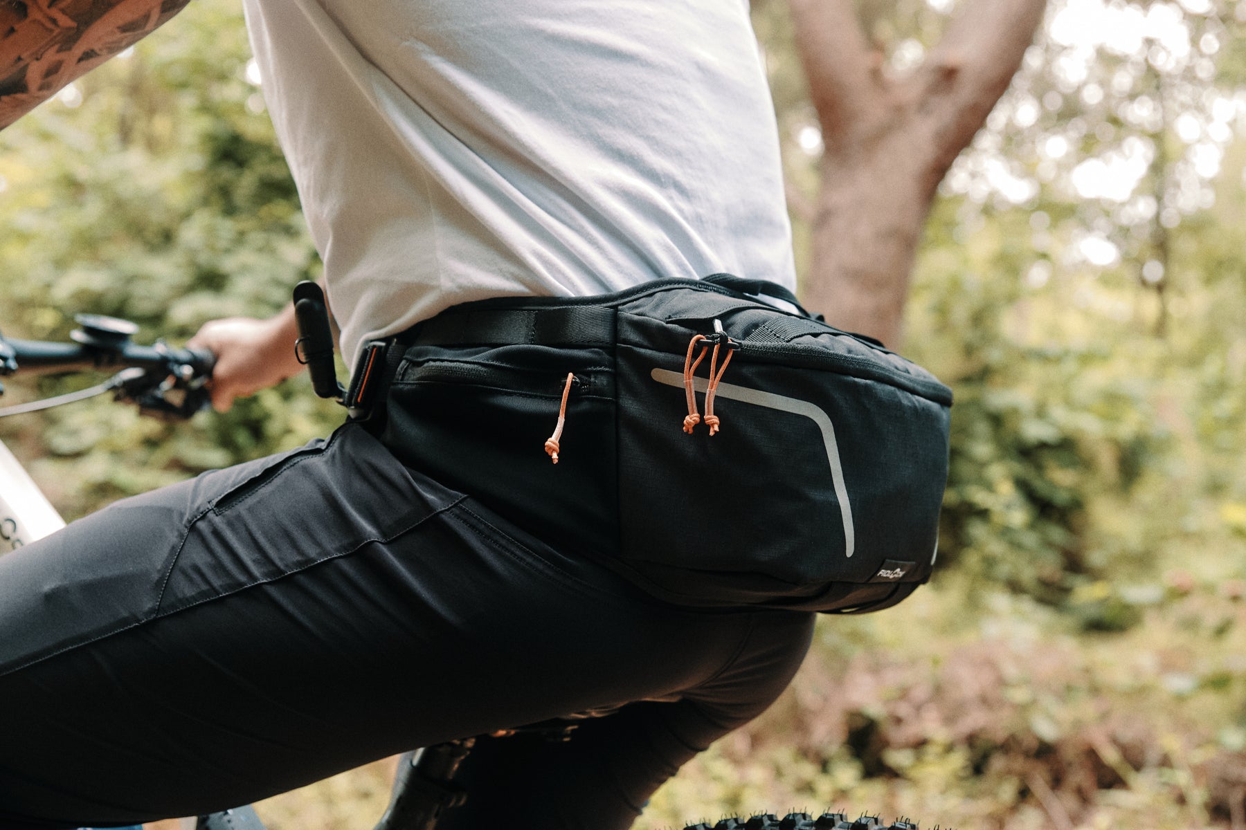 Hip Pack + HERMETIC Hydration Reservoir 1.5