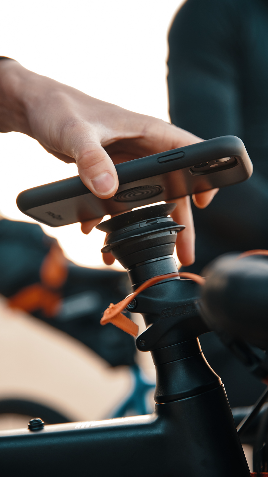 Fidlock VACUUM bicycle stem mobile phone mount